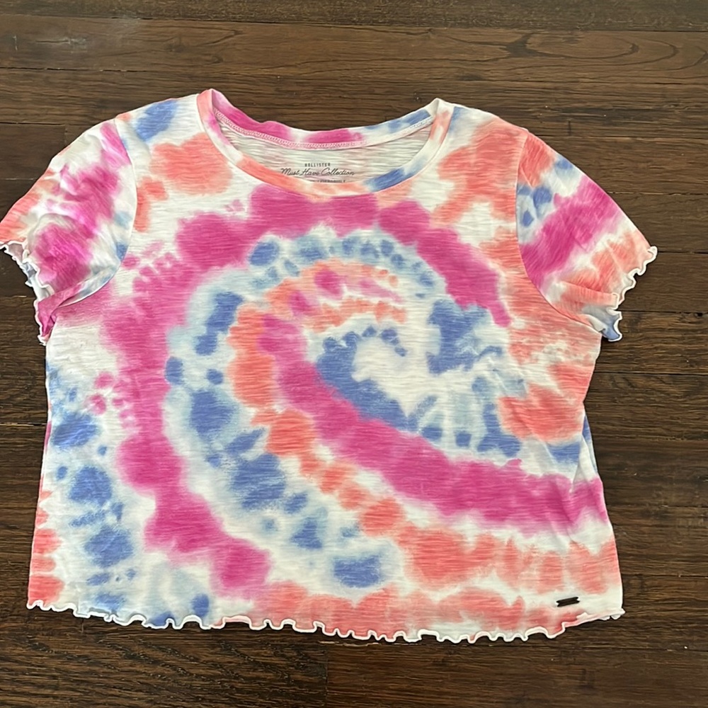 Juniors size large Hollister tie dye crop top